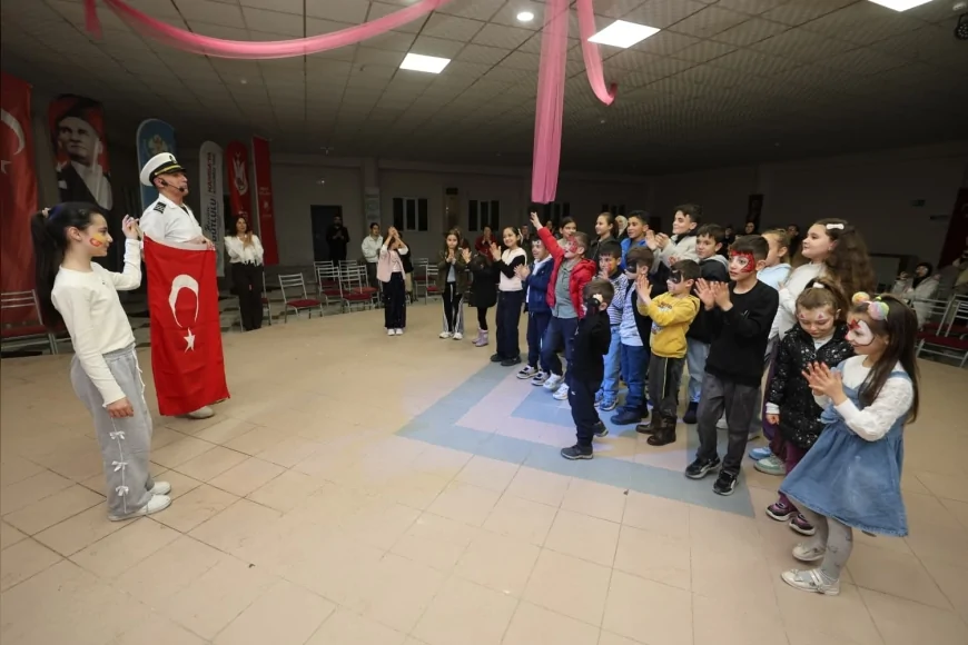 Manisa’da Aşağıçobanisa Mahallesi’nde düzenlenen Şalvar Gecesi yoğun katılımla gerçekleşti