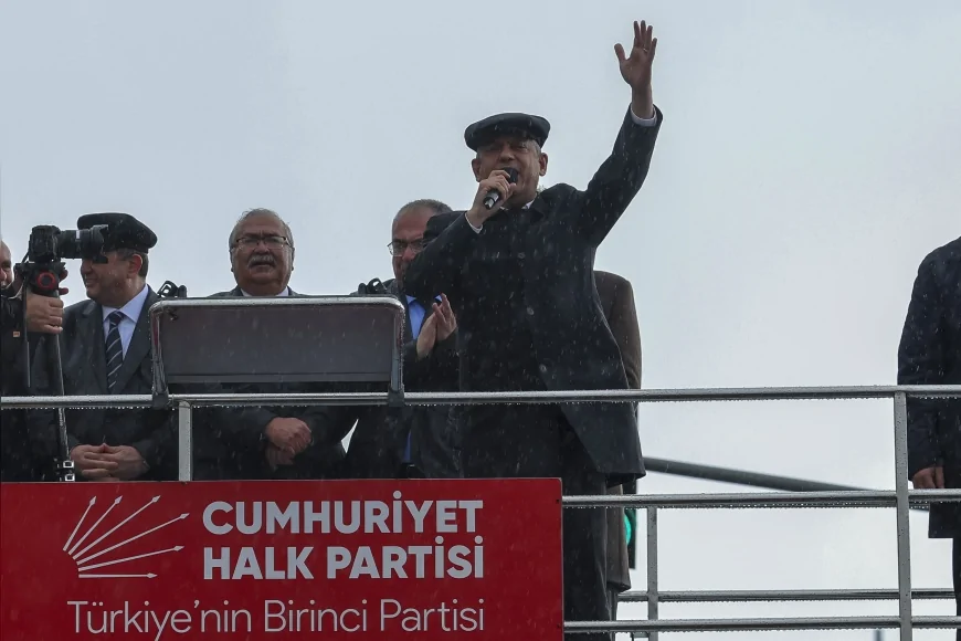 CHP Genel Başkanı Özgür Özel: “Ne Ömer’i veririz ne Ekrem’i veririz, gerekirse ölümü göze alırız”