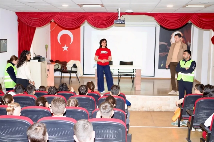 Bayraklı Belediye Başkanı İrfan Önal: “Daha temiz ve yaşanabilir bir gelecek için sıfır atık bilinci şart”