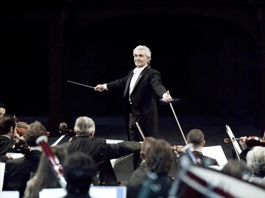 ESKİŞEHİR ULUSLARARASI GÜRER AYKAL ORKESTRA ŞEFLİĞİ YARIŞMASI YOĞUN KATILIMLA BAŞVURULARINI TAMAMLADI