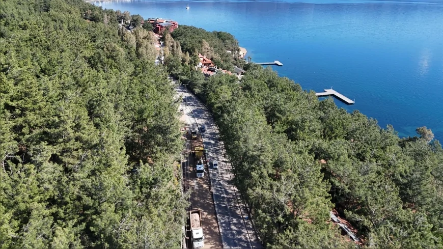 Muğla Büyükşehir Belediye Başkanı Ahmet Aras iki yılda 537 kilometre yol yapıldığını açıkladı
