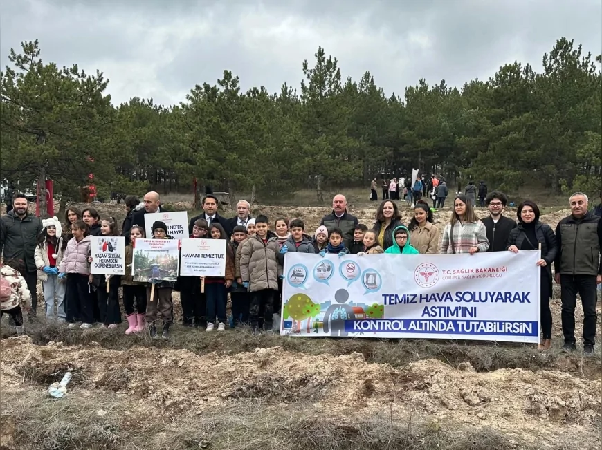 ÇORUM İL SAĞLIK MÜDÜRLÜĞÜNDEN AĞAÇ DİKME ETKİNLİĞİ İLE TEMİZ HAVA VE SAĞLIK FARKINDALIĞI