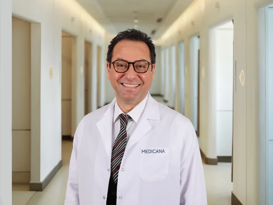 Prof. Dr. Ahmet Yekta Tüzün: “2 santimetrelik safra yolu taşını kolanjioskopi ile cerrahisiz çıkardık”