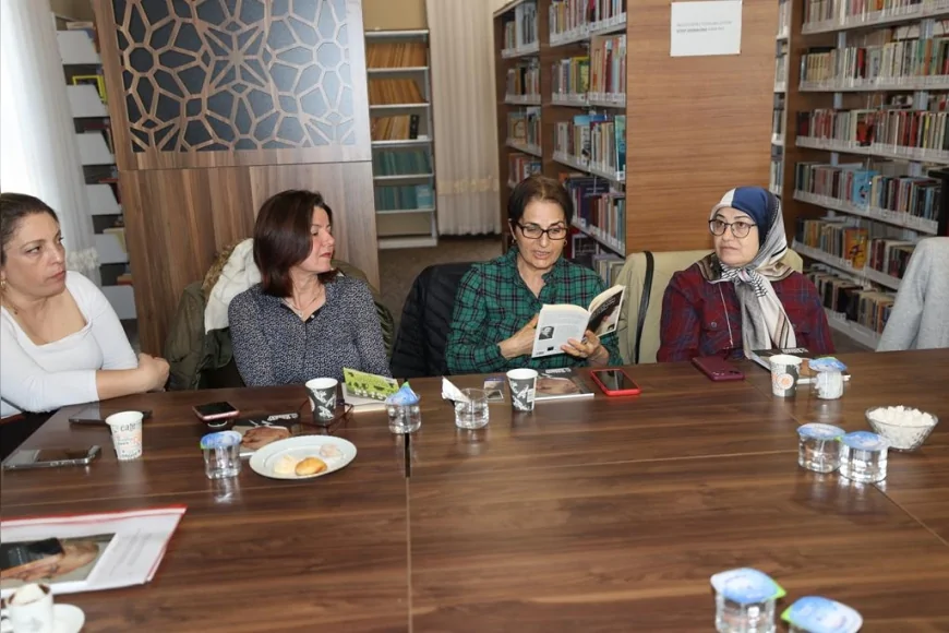 Şehzadeler Belediyesi Kütüphane Haftası Etkinlikleri Gençlik Evi’nde Kitap Kahve ve Kurabiye Buluşmasıyla Başladı