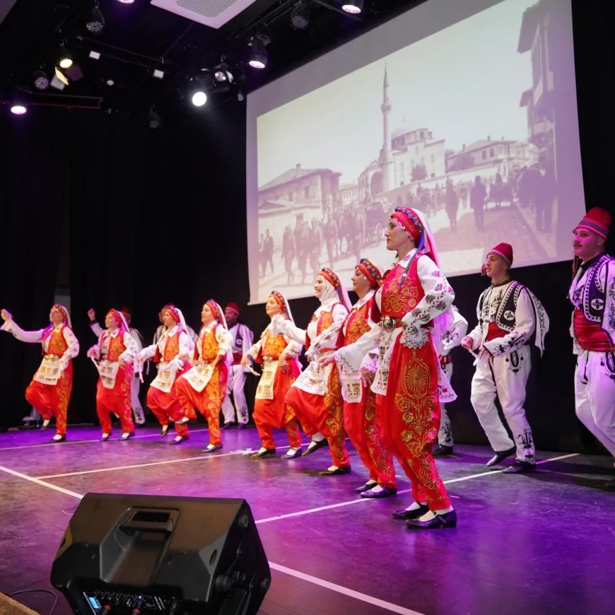 Ayvalık’ta öğretmenler “Anadolu’nun Kapısı Çanakkale” ile zaferin mirasını sahneye taşıdı