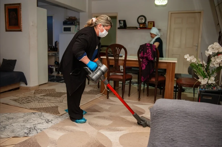 Karşıyaka Belediye Başkanı Yıldız Ünsal: “Vatandaşlarımızın yanında olmaya ve dayanışmayı büyütmeye devam edeceğiz”