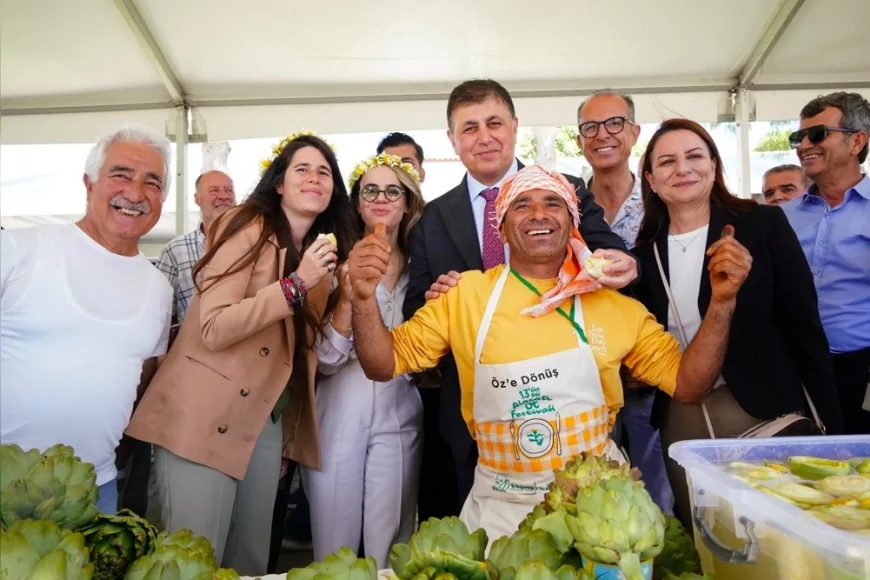 İZMİR BÜYÜKŞEHİR BELEDİYESİ KÜTÜPHANELER HAFTASI KAPSAMINDA PANEL VE ETKİNLİKLER DÜZENLİYOR