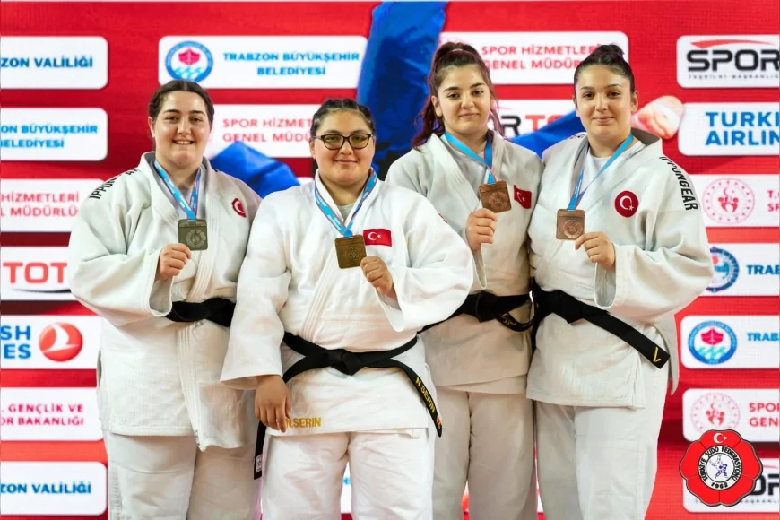 YUNUSEMRE BELEDİYESPOR JUDOCULARI TÜRKİYE ŞAMPİYONASI’NDA MADALYA KAZANARAK MİLLİ TAKIMA SEÇİLDİ