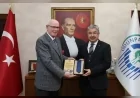 Eskişehir Valisi Dr. Erdinç Yılmaz Odunpazarı Belediye Başkanı Kazım Kurt’u ziyaret etti