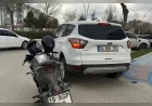 Çorum’da otomobille çarpışan motosiklet park halindeki cipin altına girdi 2 kişi yaralandı