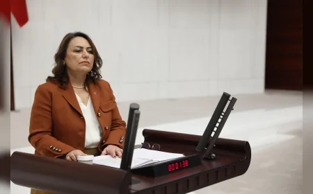 CHP Adana Milletvekili Dr. Müzeyyen Şevkin: “Yumurtalık ve Karataş’tan KKTC’ye feribot seferleri başlatılmalı”