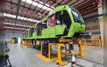 BURSA BÜYÜKŞEHİR BELEDİYESİ METRO ARAÇLARINDA BAKIM SEFERBERLİĞİNİ KESİNTİSİZ SÜRDÜRÜYOR