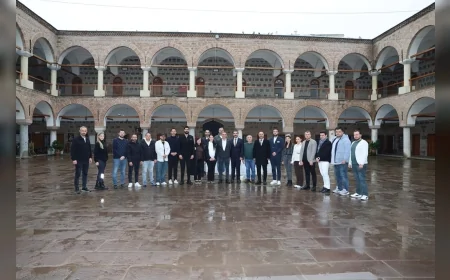 Şehzadeler Belediye Başkanı Hakan Şimşek dış hizmet birimlerini ziyaret ederek çalışmaları yerinde inceledi