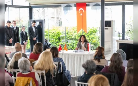 Türk Edebiyatının Usta İsmi Latife Tekin Bornova’da Gençlerle Bir Araya Geldi!