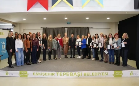 TEPEBAŞI BELEDİYE BAŞKANI AHMET ATAÇ: “KADINLARIN OLMADIĞI YÖNETİM ANLAYIŞI EKSİKTİR”