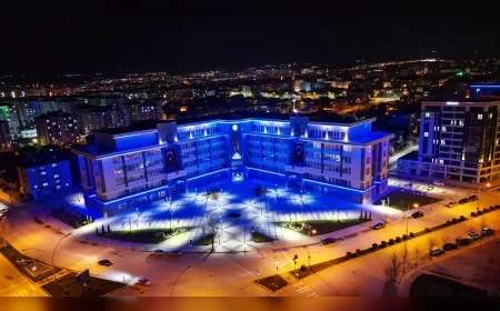 Çorum’da Belediye Binası Otizm Farkındalığı İçin Mavi Işıkla Aydınlatıldı