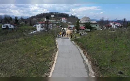 ORDU BÜYÜKŞEHİR BELEDİYESİ KUMRU’DA BAĞLANTI YOLLARINI BETON KONFORUYLA YENİLİYOR