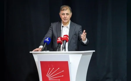 İzmir Büyükşehir Belediye Başkanı Dr. Cemil Tugay: “Kamu reformu olmadan sorunlar düzelmez”