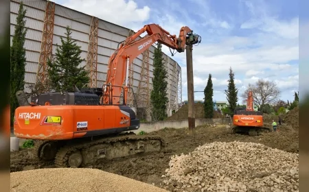BURSA BÜYÜKŞEHİR BELEDİYESİ ÖZLÜCE’DE ALTYAPIYI YENİLİYOR AYVALI DERE’YE ATIKSU DEŞARJI SON BULUYOR