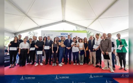 İzmir Büyükşehir Belediyesi 4 Nisan’da 3 bin 300 hayvanın sahiplendirilmesini sağladı