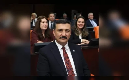 İYİ Parti Genel Başkan Yardımcısı Selçuk Türkoğlu: “Elektrik ve doğalgaza yapılan yüzde 25 zam sosyal bir yıkımdır”