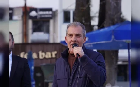 BALIKESİR AYVALIK’TA DEMOKRASİ VURGUSU SEÇİLMİŞ BELEDİYE BAŞKANLARINA YÖNELİK SÜREÇLERE TEPKİ