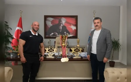 Dikili Belediyesi Zabıta Personeli Yılmaz Acar Türkiye ve Balkan Şampiyonu Oldu