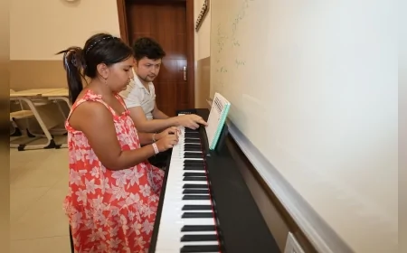 Şehzadeler Belediye Başkanı Hakan Şimşek: “Sanatı hayatın merkezine alan anlayışla gençlerin gelişimini destekliyoruz”