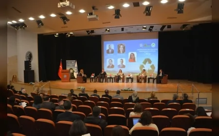 Ege Üniversitesinde “Sıfır Atık ve Sürdürülebilir Kampüs” Panelinde Atık Yönetimi Ele Alındı