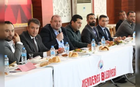 Menderes Belediye Başkanı İlkay Çiçek Muhtarlarla Buluştu Hizmet ve Projeler Masaya Yatırıldı