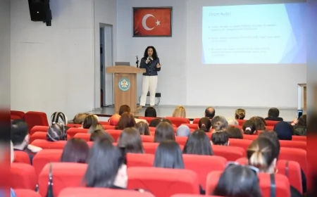 Yunusemre Belediyesi Otizm Farkındalık Günü kapsamında sergi ve seminer programı düzenledi