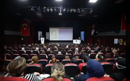Yenimahalle Belediyesi Kanser Haftası’nda erken teşhis vurgulu farkındalık semineri düzenledi
