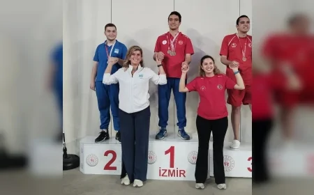 NARLIDERE BELEDİYESPOR SPORCUSU SARP BÖREKÇİ İZMİR YÜZME ŞAMPİYONASI’NDAN 8 MADALYA İLE DÖNDÜ