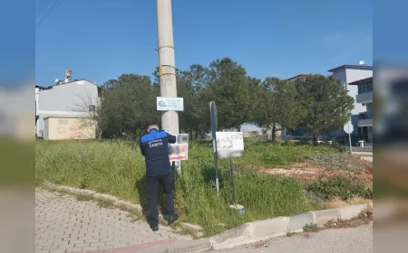 DENİZLİ BÜYÜKŞEHİR BELEDİYESİ İZİNSİZ TABELA VE REKLAM PANOLARINA YÖNELİK DENETİM BAŞLATTI