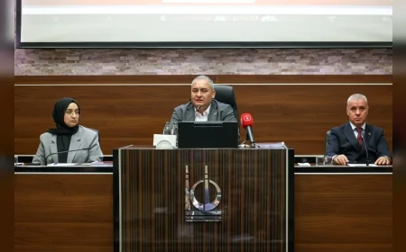 KEÇİÖREN BELEDİYE BAŞKANI DR. MESUT ÖZARSLAN: “2025 YILI FAALİYET RAPORUMUZ OY BİRLİĞİYLE KABUL EDİLDİ”