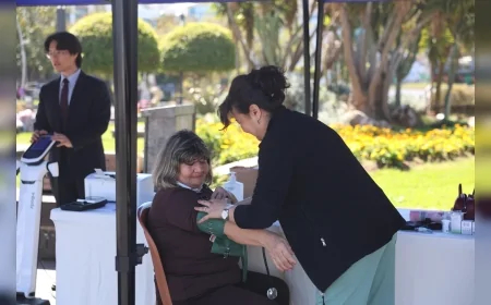 Marmaris’te düzenlenen Sağlıklı Yaş Alma Etkinliği’nde vatandaşlara ücretsiz sağlık hizmeti sunuldu