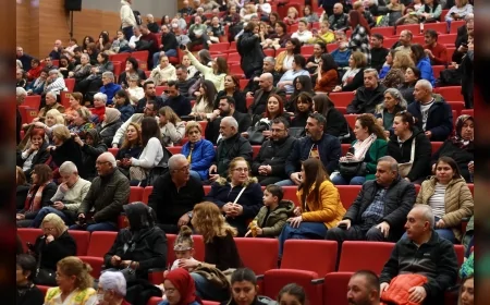 Yenimahalle Belediyesi “Sesler ve Suretler” etkinliğinde türküler hikâyelerle sahnede buluştu