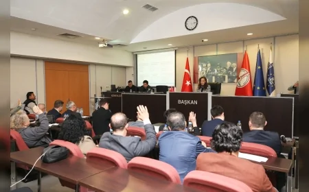 Karşıyaka Belediye Başkanı Yıldız Ünsal: “2025 boyunca çok yönlü hizmet üretimi gerçekleştirdik”