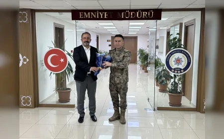 Çorum Belediye Başkan Yardımcısı İsmail Yağbat’tan Polis Haftası’nda Emniyet Müdürlüğü’ne ziyaret