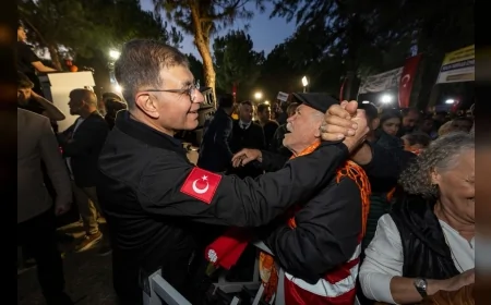 İzmir Büyükşehir Belediye Başkanı Dr. Cemil Tugay: “Ne yaparsanız yapın İzmir’i yenemeyeceksiniz”