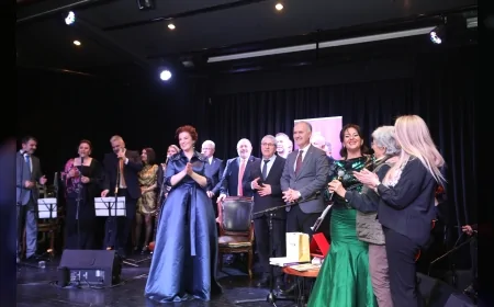 İnegöl’de edebiyat ve musiki buluştu 3 binin üzerinde kitap bağışlandı