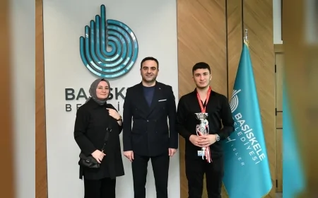 BAŞİSKELE BELEDİYE BAŞKANI M. YASİN ÖZLÜ TÜRKİYE ŞAMPİYONU AHMET KEREM YILDIRIM’I BELEDİYEDE AĞIRLADI