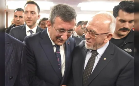 Elazığ Ticaret Borsası Başkanı Mehmet Ali Dumandağ, Cumhurbaşkanı Yardımcısı Cevdet Yılmaz ile Elazığ’ın tarım ve gıda sanayi potansiyelini görüştü