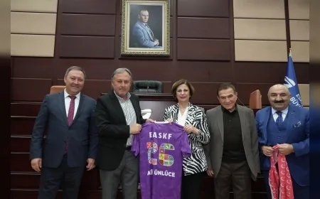 ESKİŞEHİR BÜYÜKŞEHİR BELEDİYE BAŞKANI AYŞE ÜNLÜCE: “GENÇLERİ DAHA FAZLA SPORLA BULUŞTURMAK İSTİYORUZ”