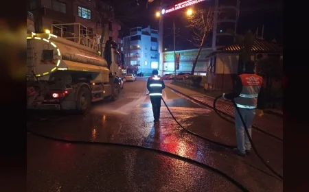 Ordu Büyükşehir Belediyesi ekipleri kent genelinde temizlik çalışmalarını aralıksız sürdürüyor