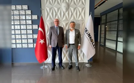 ODUNPAZARI BELEDİYE BAŞKANI KAZIM KURT ETKİN KOLEJİ ÖĞRENCİLERİYLE KARİYER GÜNLERİNDE BULUŞTU