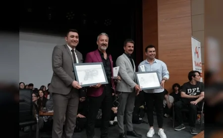 Düzce’de fenomen öğretmenler sahne aldı gençler motivasyon seminerine akın etti