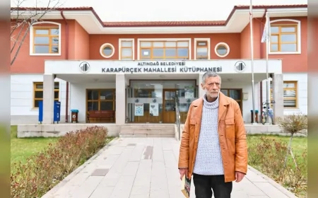 ALTINDAĞ BELEDİYE BAŞKANI DR. VEYSEL TİRYAKİ: “71 YAŞINDAKİ MUSTAFA AMCA OKUMA AZMİYLE HERKESE İLHAM VERİYOR”