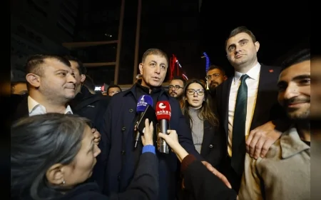 İzmir Büyükşehir Belediye Başkanı Dr. Cemil Tugay: “Başkanımız görevinin başında olacak, mücadeleye devam edeceğiz”