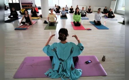 BORNOVA BELEDİYESİ EVKA-3’TE KADINLARA YÖNELİK YOGA KURSLARIYLA SAĞLIKLI YAŞAMI DESTEKLİYOR